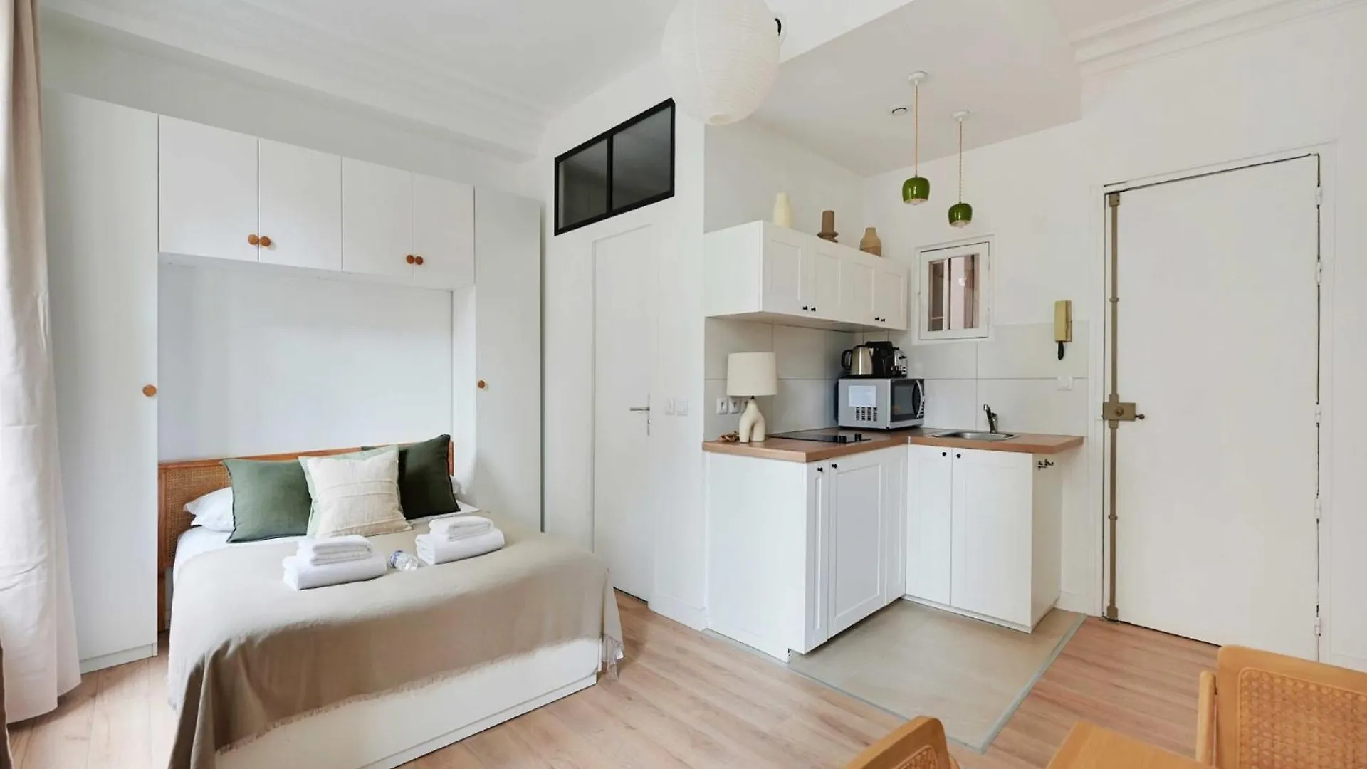 Charming Flat - Rambuteau - Mobility Lease Apartment Paris 0*,